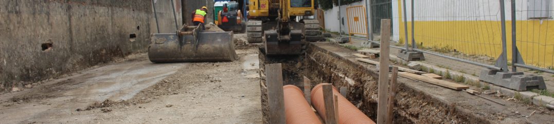 Remodelação das redes de saneamento do Bairro da Xetaria (Belas) avança a bom ritmo