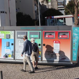 Ecocentros móveis estão perto de si em Rio de Mouro: Calçada da Rinchoa e Avenida Pedro Nunes