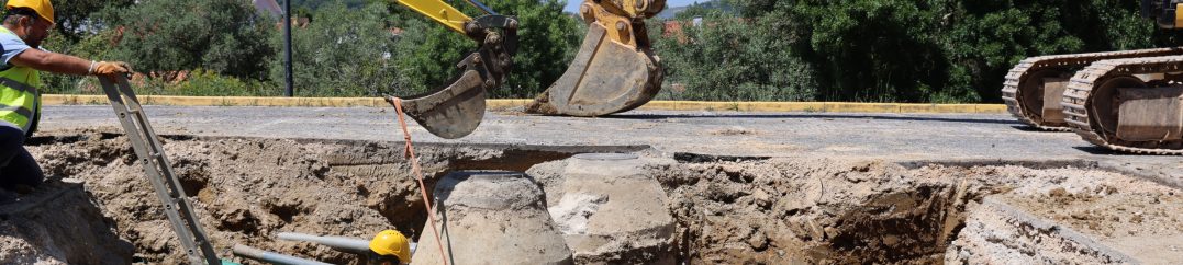 Reparação de coletor pluvial no estacionamento do Complexo Desportivo de Fitares (Rinchoa)