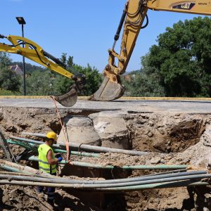 Reparação de coletor pluvial no estacionamento do Complexo Desportivo de Fitares (Rinchoa)